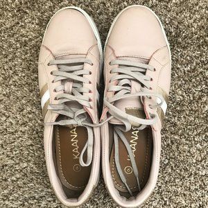 Kaanas Sneakers